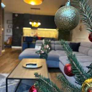 Apartament Gold - Podziemny Garaz Blisko Stadionu I Lotniska - Wygoda, Styl I Komfort
